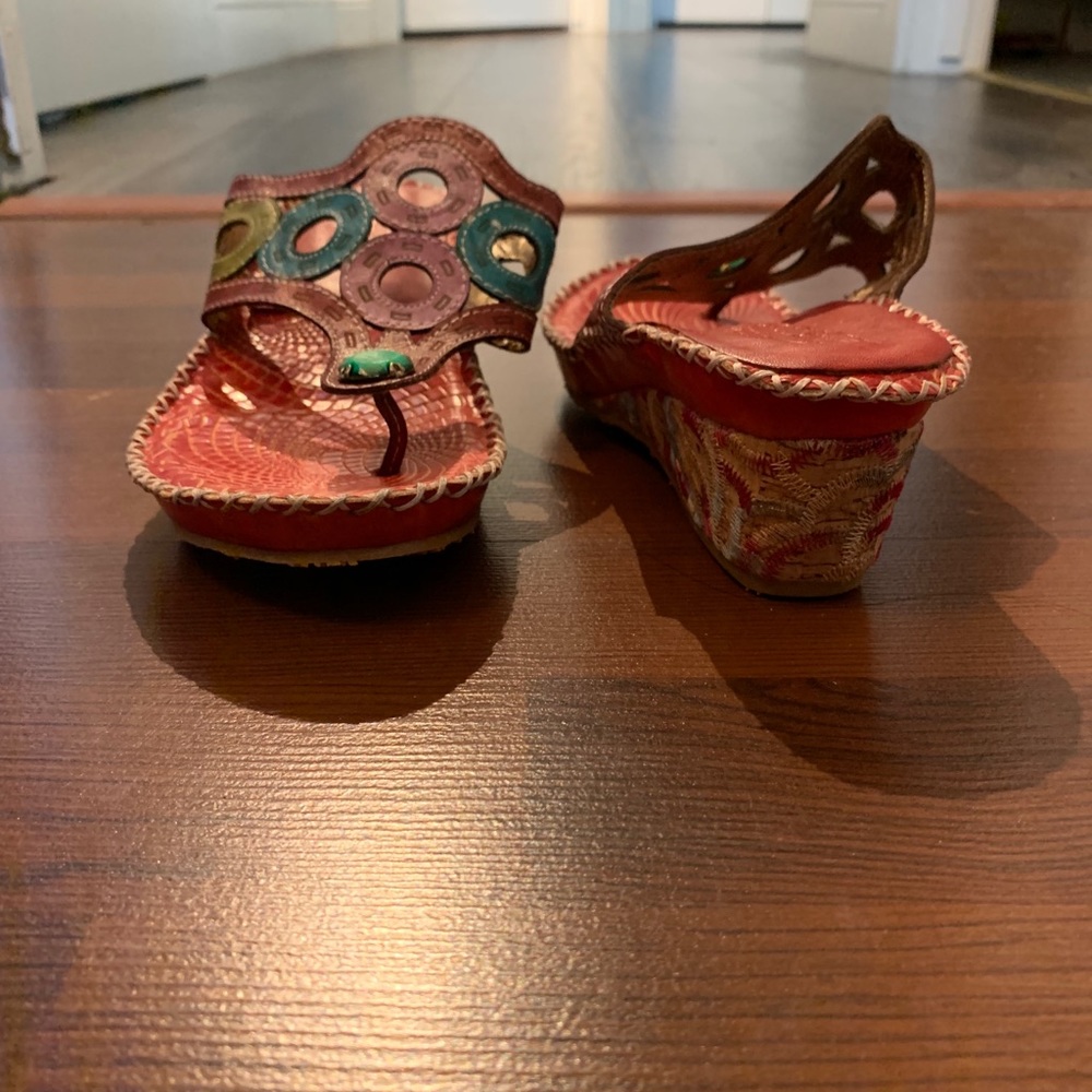 New Spring Step Sandals - Picture 2 of 3